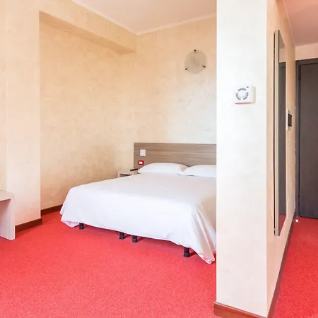 Italia 3* Dormelletto